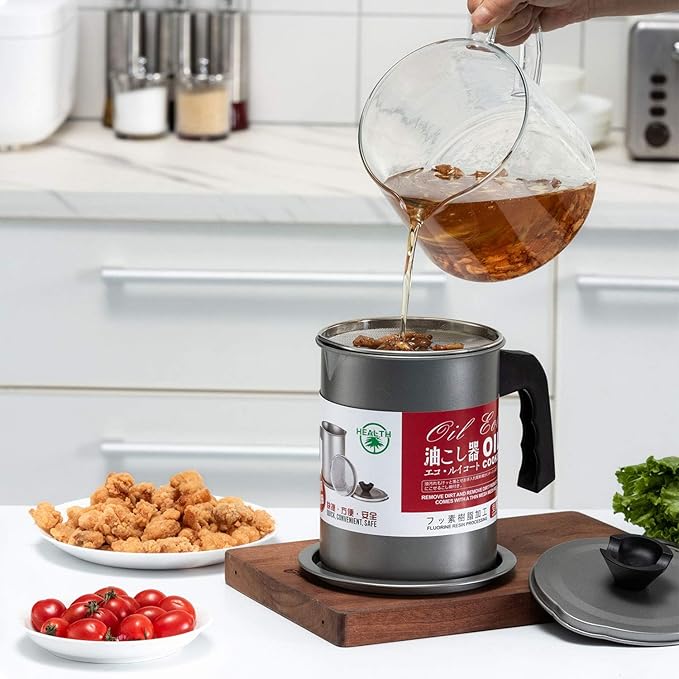 Oil Storage Container with Strainer – 1.4L Grease Keeper for Cooking & Frying